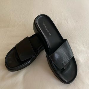 Donald Pliner Fifi Sandal